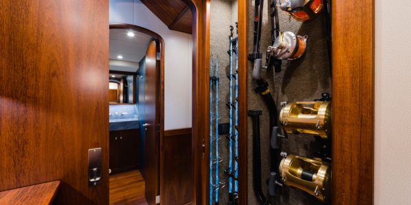 Bayliss-Seven-Tackle-Room-to-Companionway