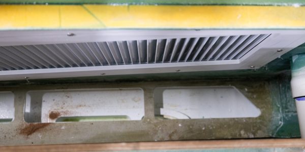 Engine air mist eliminator installation
