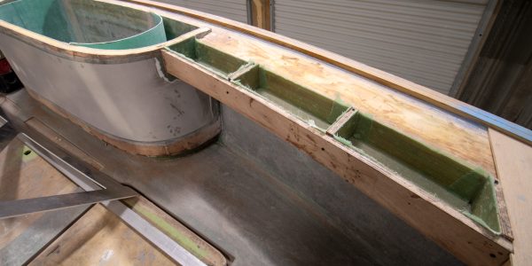 Transom and fish box. 